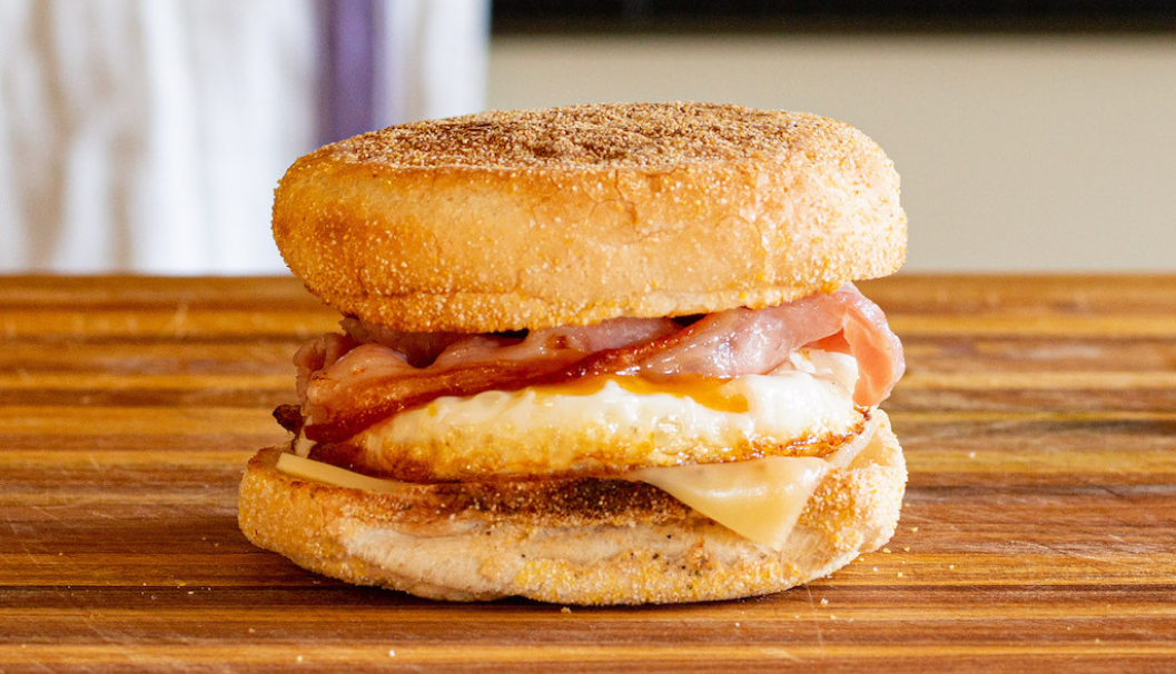 Special Breakfast: Bacon & Egg Muffin